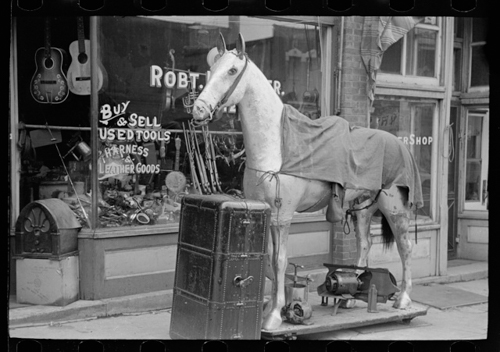 20260719-secondhand-store-peoria-illinois - 1938.jpg